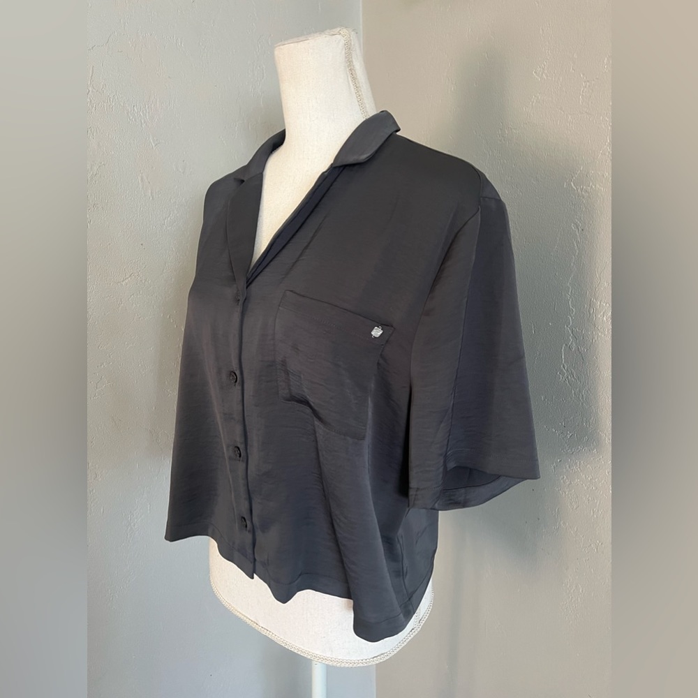 Fabletics Sleep Button Down Top Size Xl - image 3